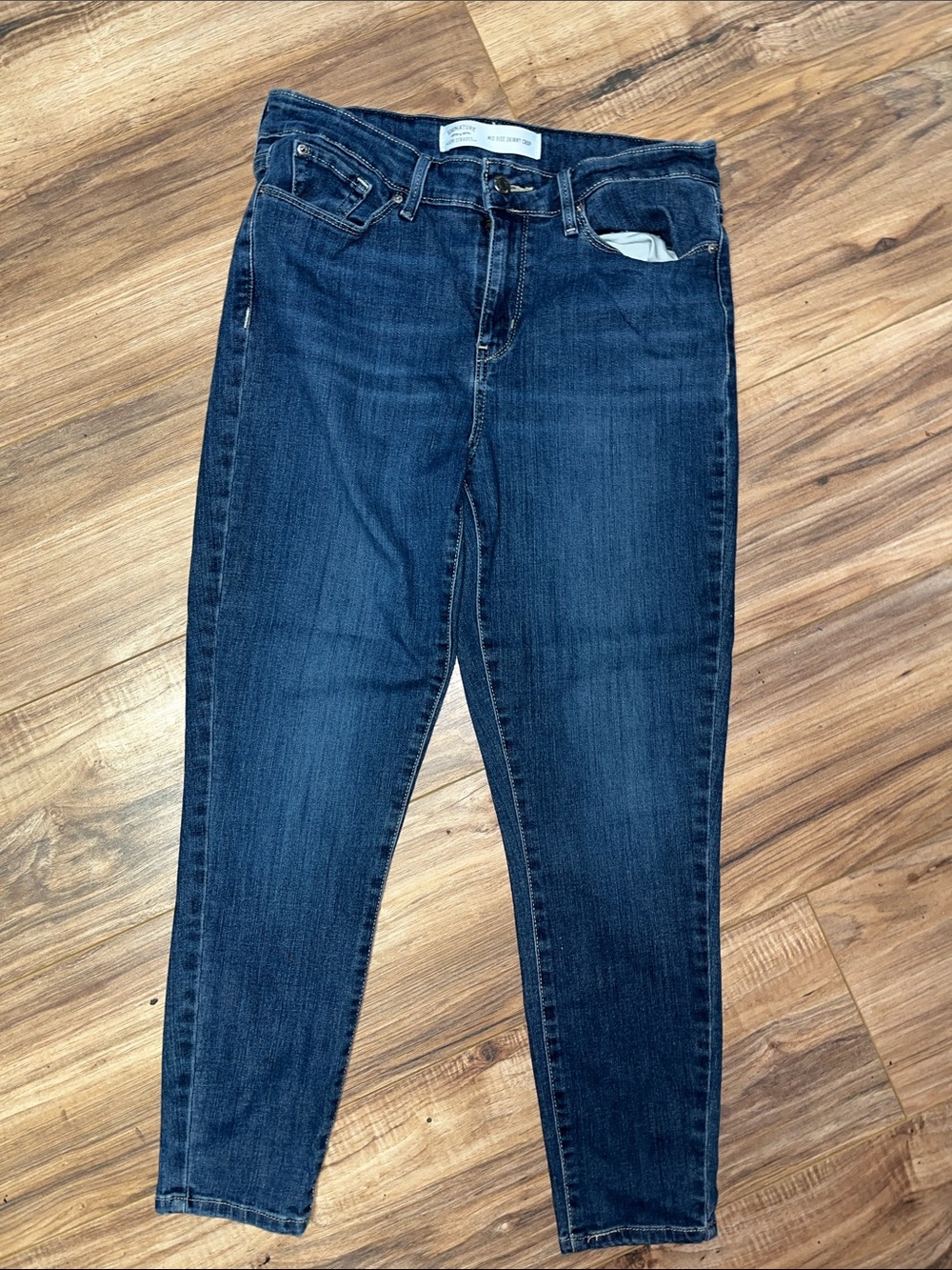 Size 8/ L24” Signature Dark Blue Skinny Midrise Crop Jeans